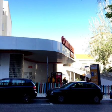 Gaze Out At The City In A Retro-Chic Getaway Lisboa Kültér fotó