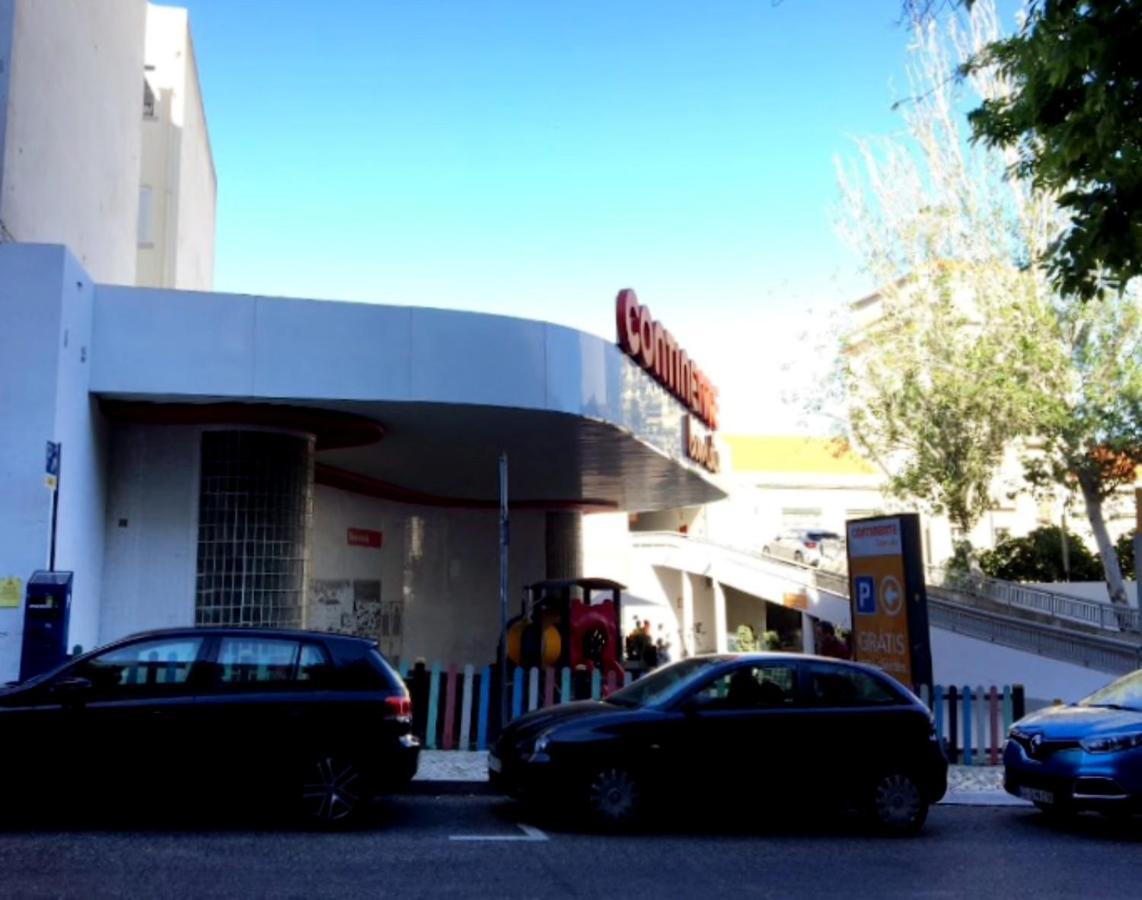 Gaze Out At The City In A Retro-Chic Getaway Lisboa Kültér fotó