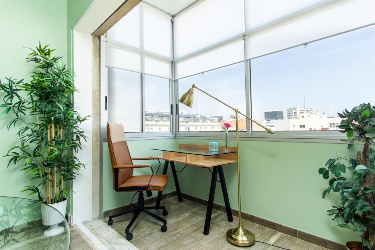 Gaze Out At The City In A Retro-Chic Getaway Lisboa Kültér fotó