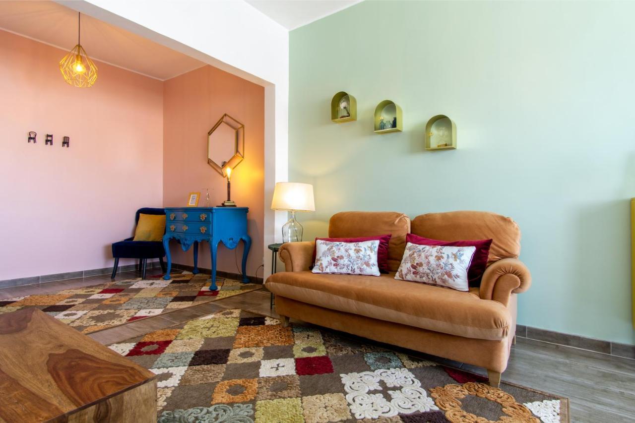 Gaze Out At The City In A Retro-Chic Getaway Lisboa Kültér fotó
